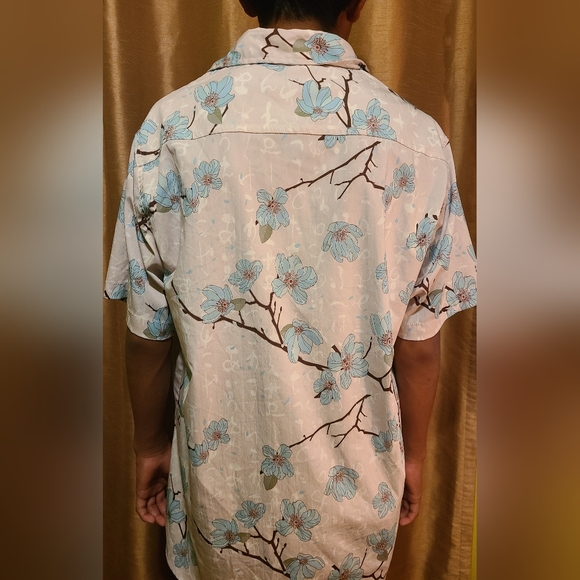🌸Blossom Tree Button Up Flowy Shirt🌸 - Picture 5 of 5